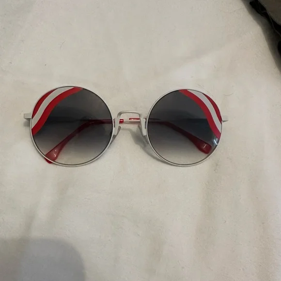 Fendi Round Wave Sunglasses in red and white Amazon.com: Fendi Women main image 2